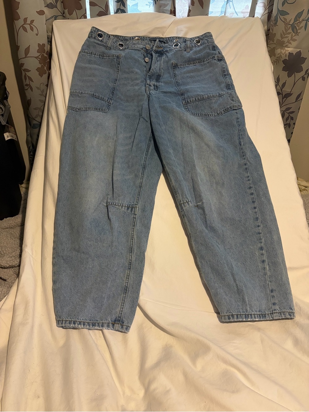 Women's Wide Leg Light Blue Denim Jeans with Utility Pockets